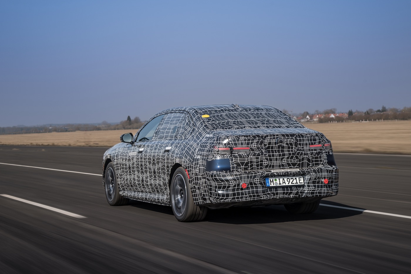 BMW i7 prototype rear action tracking